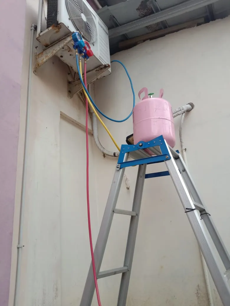 Isi Freon AC